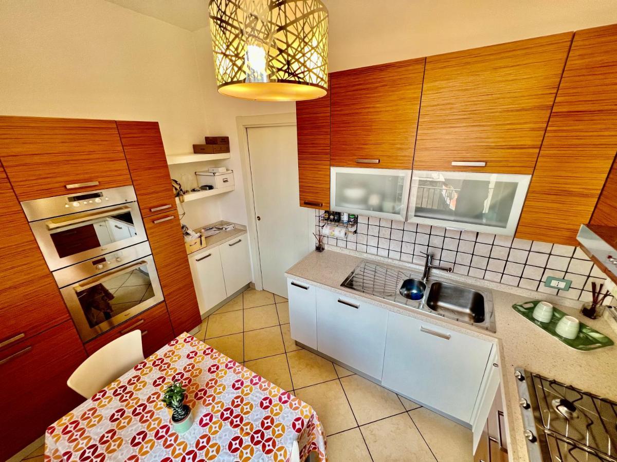 Divina Luxury Apartment With Jacuzzi Near The Lake Como Bagian luar foto